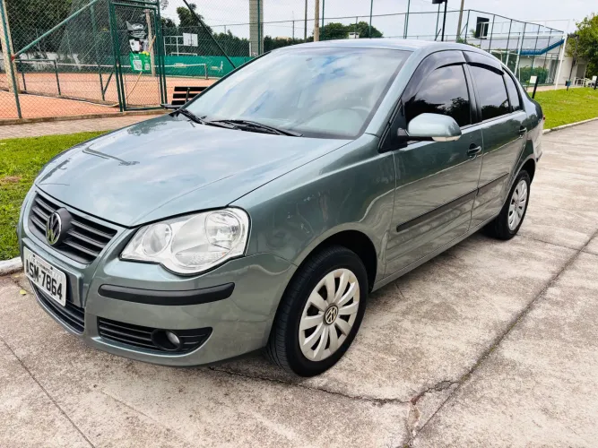 Volkswagen Polo Sedan 1.6 MI Total Flex 8V 4P 2010