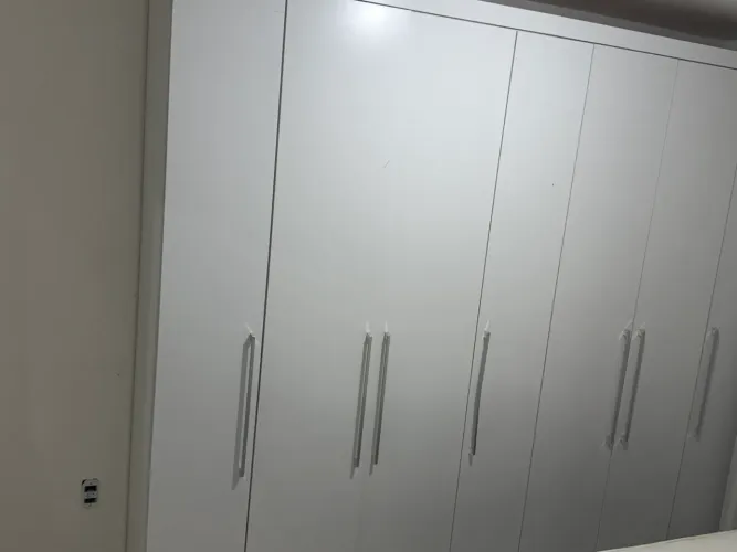 Guarda roupa semi/ novo