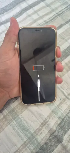 IPHONE 11 PRO em otimo estado, vendo ele inteiro ou as peças...