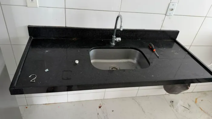 Bancada de mármore com pia