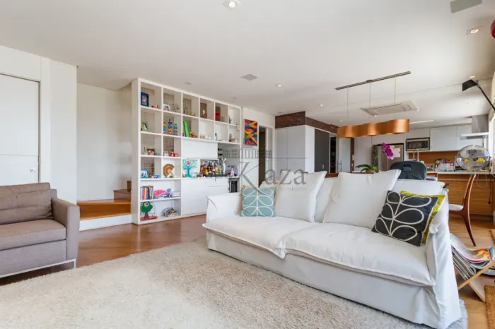 Apartamento Duplex - Vila Nova Conceição - 2 Suítes - 155m².
