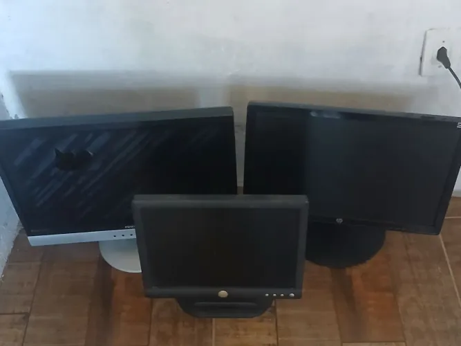 Vende-se 3 monitores 