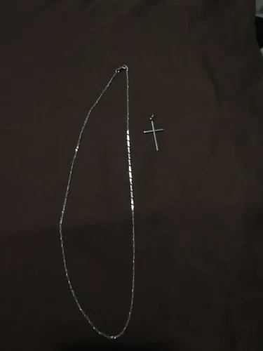 Colar minimalista em prata 925, fígaro italiana + pingente crucifixo 50cm
