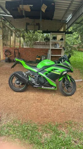 Ninja 2015  300cc com a acessórios 