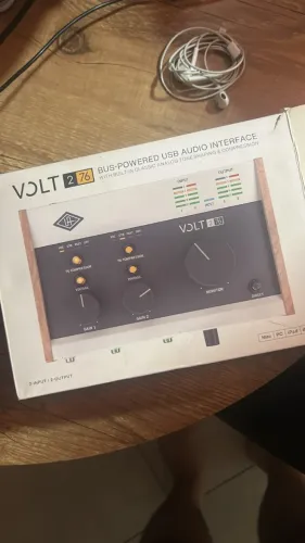 Interface de Áudio USB Universal Audio Volt 276 2x2 192kHz 24bit Cinza