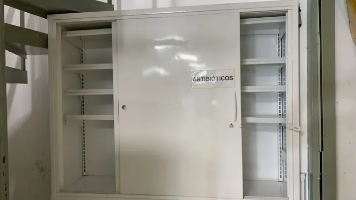 Armário de aço baixo 