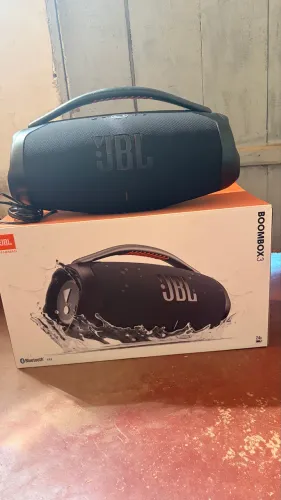 Vende se JBL boombox 3