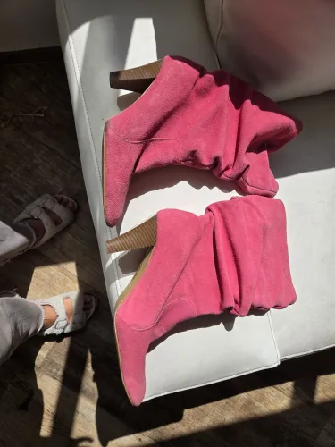 Bota Rosa Camurça Slouchy Salto Médio Estilosa Nº 39