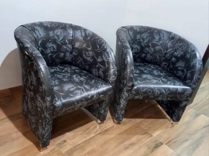 Poltronas em corino marca Infoflex
