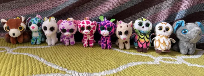 Kit de chaveiros olhinhos brilhantes
