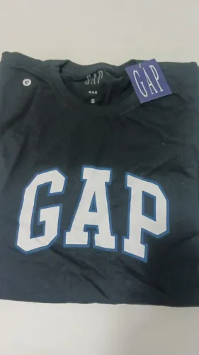 camiseta Gap preta p wpp:43. *