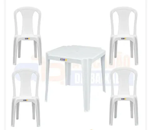 Conjunto de cadeira e mesa de plástico