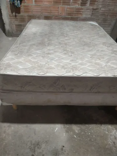Vendo cama box casal