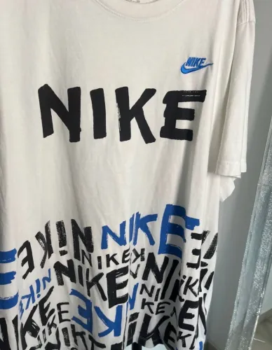 Camiseta Nike grafite