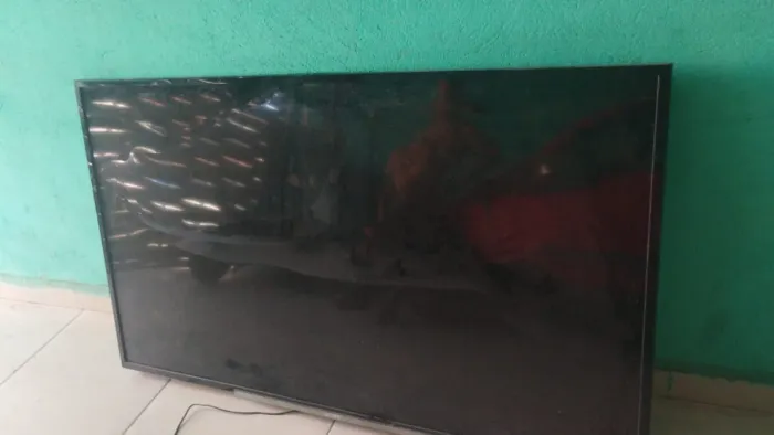 Tv 75polegadas coma tela quebrada marca sony,5dias de uso