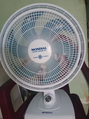 Ventiladores arno e modeal 40cm funcionado perfeitamente