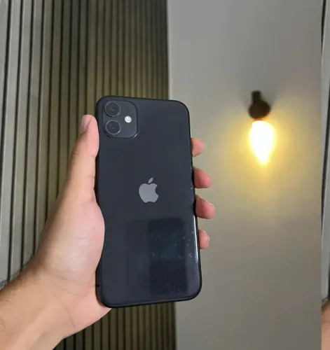 iPhone 11 - Semi Novo
