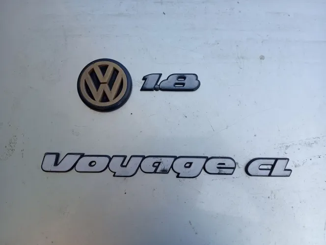 Emblemas Voyage CL