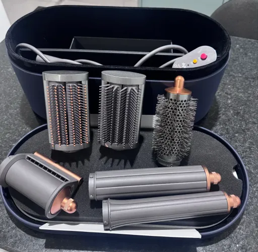 Dyson Airwrap? Multiestilizador de cabelo - Kit Completo, 127w. Pouco usado, super novo