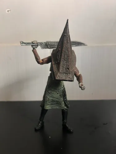 Boneco pyramid head 