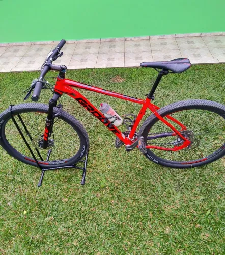 Bicicleta MTB Groove SkA 90 com upgrades