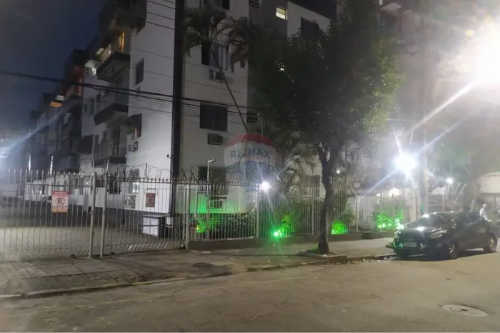 Rua Pernambuco Apartamento 2 quartos garagem.