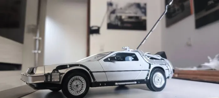 Miniatura DMC-12 Delorean De Volta para o Futuro 1