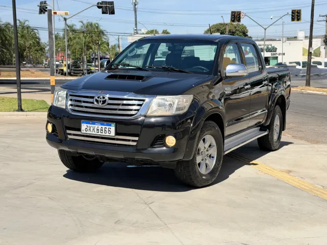 Toyota Hilux CD SRV D4-d 4X4 3.0 TDI Diesel AUT 2013