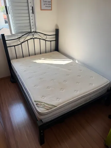 Cama de Casal c Colchão