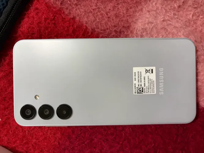 Samsung Galaxy A16 256GB / 8GB RAM - Semi-novo (Menos de 2 meses) + 2 Capinhas!