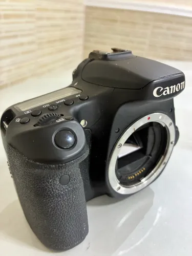 Câmera cânon 70d com defeito para retirada de peças/obturador bom