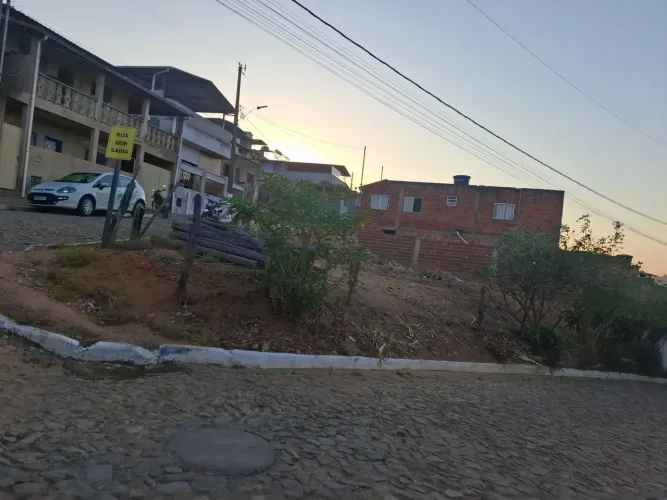 Lote no bairro Caparaó em São Domingos do Prata