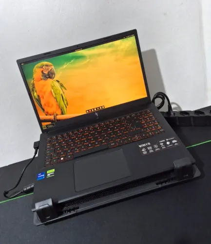 Acer Nitro V 15 - i7 - RTX 4050 - Menos de 1 mês de uso (Garantia 11 meses)