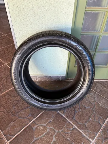 Pneu Goodyear 225/50 aro 17