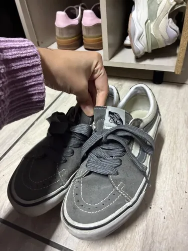 2 TÊNIS VANS ORIGINAIS