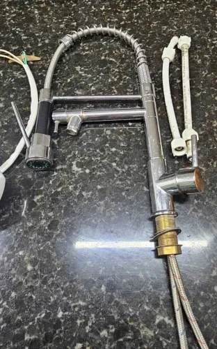 Vendo torneira monocomando e aquecedor lorenzette estão semi novos!