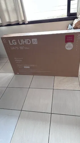 Smart TV LG UHD AI UA75 55 polegadas HDR10 Pro AI Ger8 webOS 25 tela trincada 