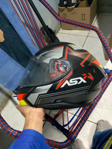 Capacete ASX tamanho 60 em excelente estado estado de novo