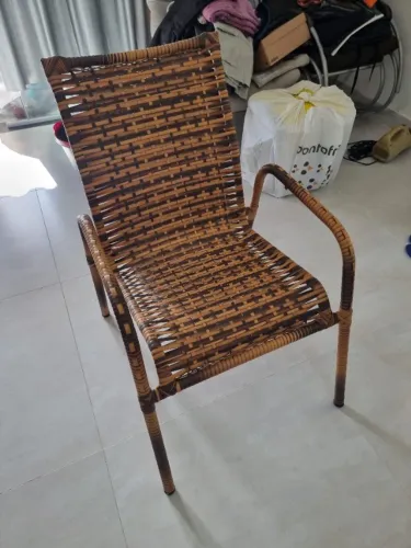 Cadeira para varanda ou jardim em Madeira Trançada Tok Stok Impecável.