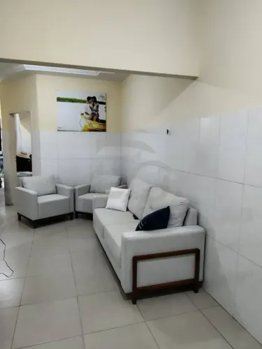 Casa no Bairro Palestina com 225m² - 8 Quartos, 4 Banheiros e Garagem