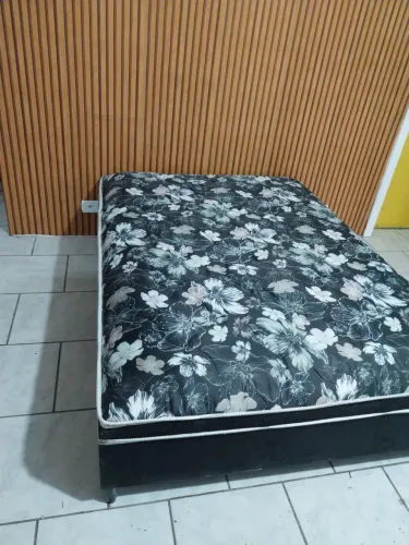 Cama box de molas casal novíssima ENTREGO