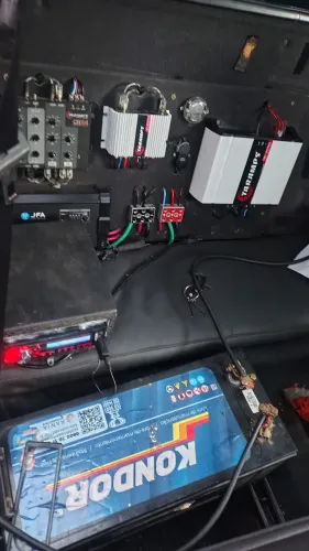 Vendo som automotivo completo só ligar e por pra tocar