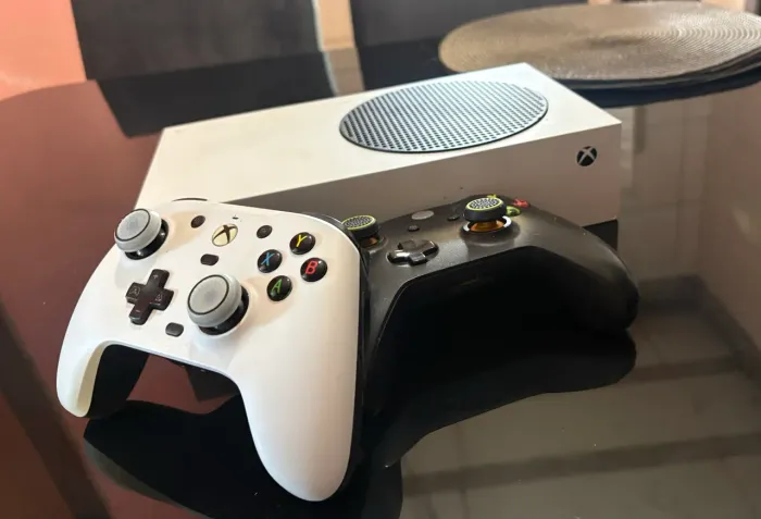 Xbox séries s (2 controles)