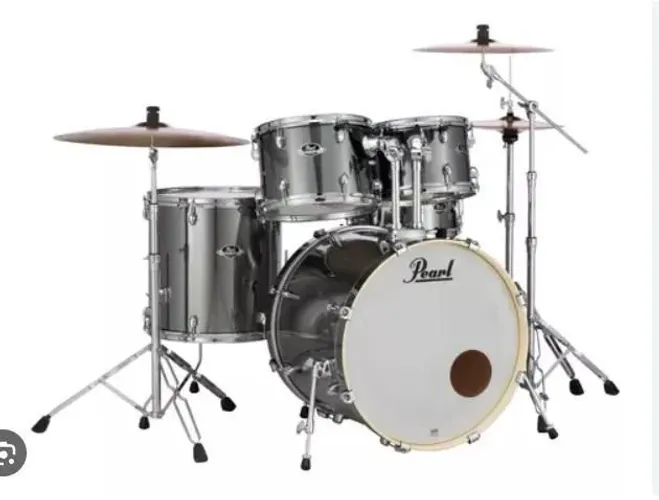 Bateria Pearl Export "Smokey Chrome" - O brilho que faltava na sua alma (e na sua sala)