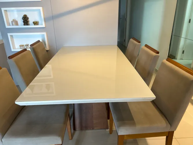 Vendo conjunto mesa de jantar com 6 cadeiras