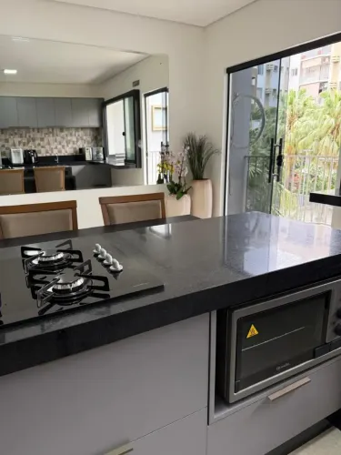 APARTAMENTO MOBILIADO PARA LOCAÇÃO | 3 Quartos | Próximo ao Centro Político