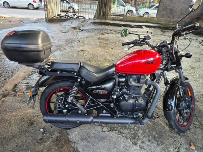 Meteor 350 vermelha
