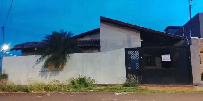 Alugo casa próxima da UCDB, água limpa park