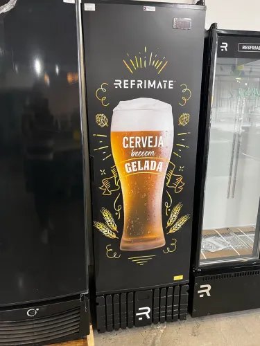 Cervejeira Refrimate - 570 litros - Porta sólida