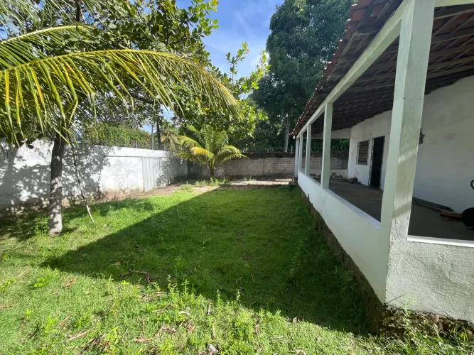 Vende sitio 18x40 todo com muro, cerca elétrica, piscina, churrasqueira.